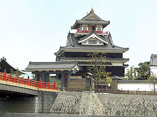 清洲城(愛知県西春日井郡清須町朝日城屋敷1−1)